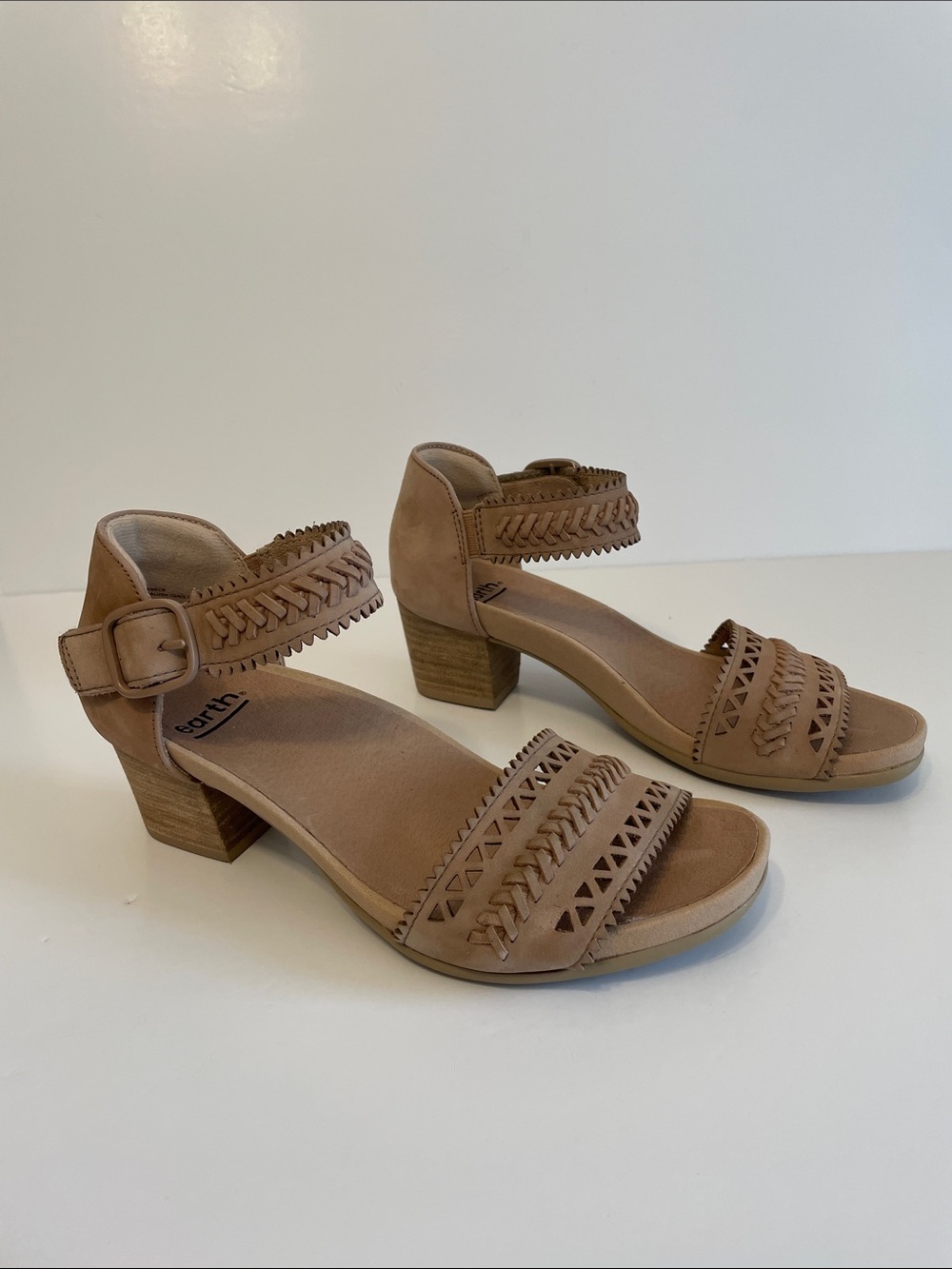 Earth “Ivy Seneca” Neutral Colour Sandals